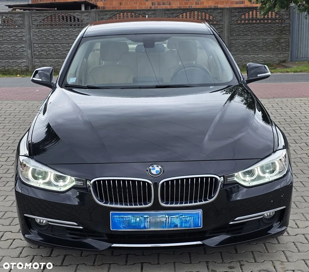 BMW Seria 3 320i Luxury Line - 2