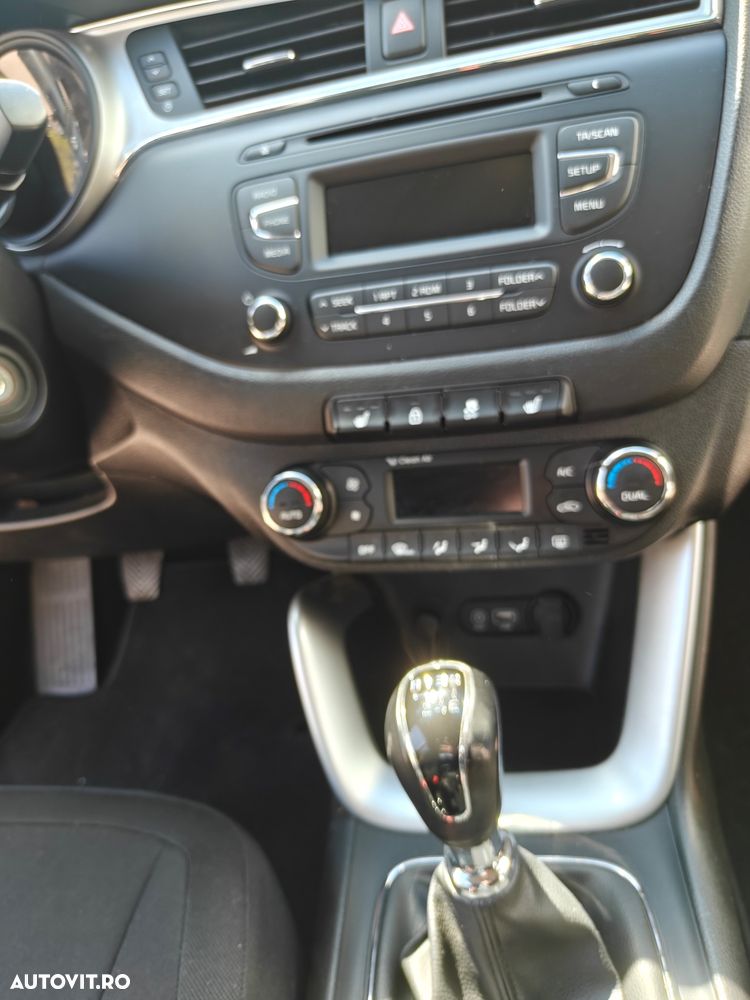 Kia Ceed - 11