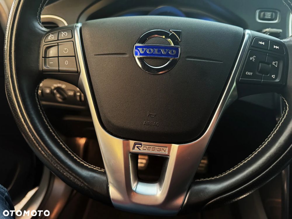 Volvo V40 D2 R Design - 28