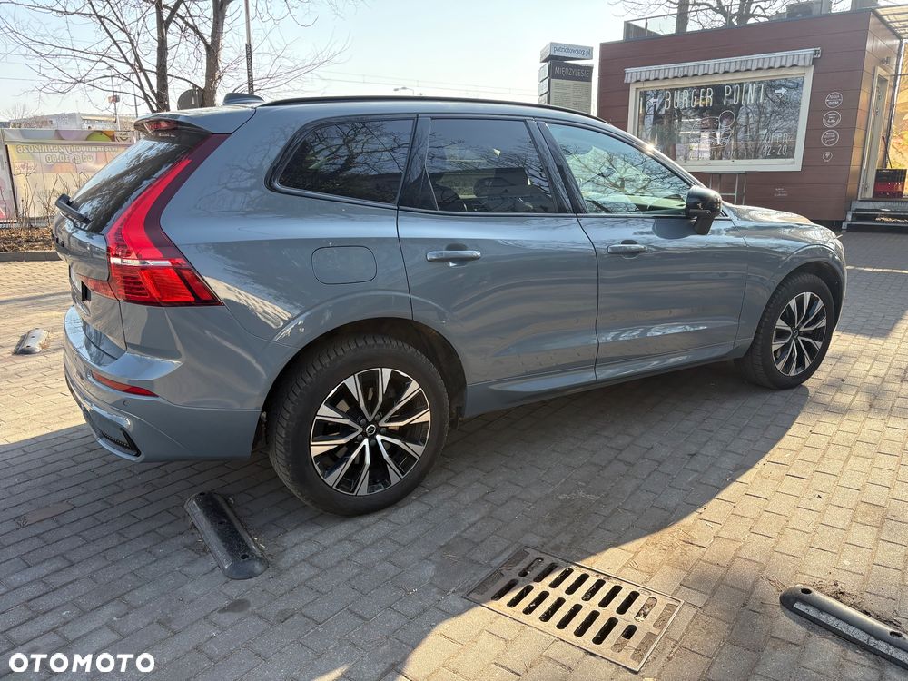 Volvo XC 60 B4 D Plus Dark - 3