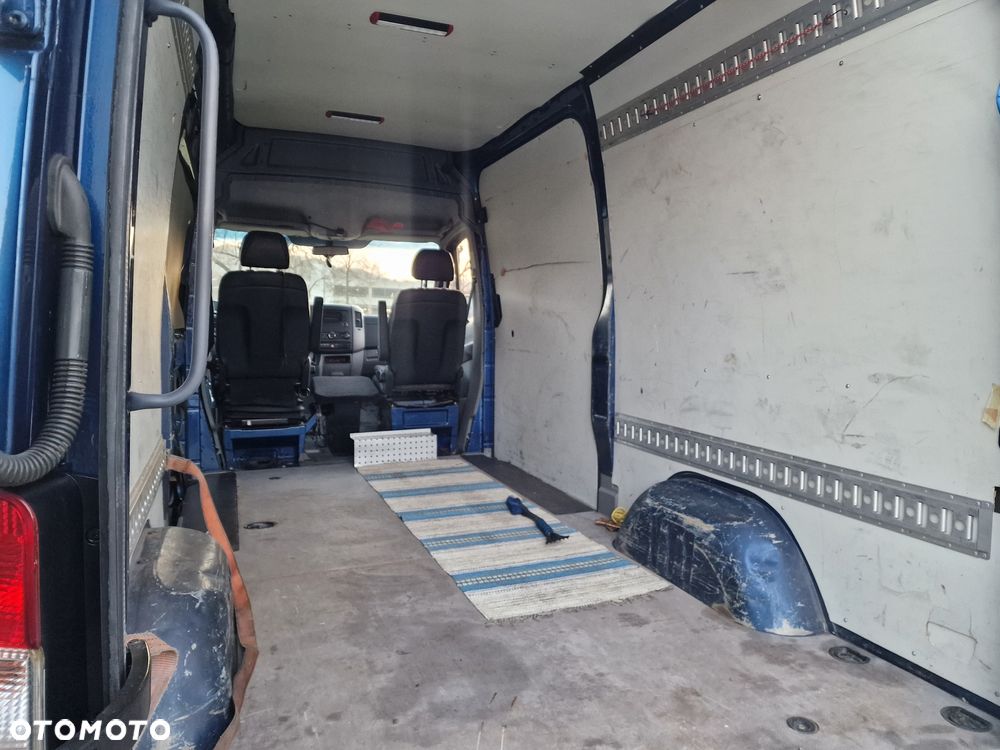 Mercedes-Benz Sprinter - 6