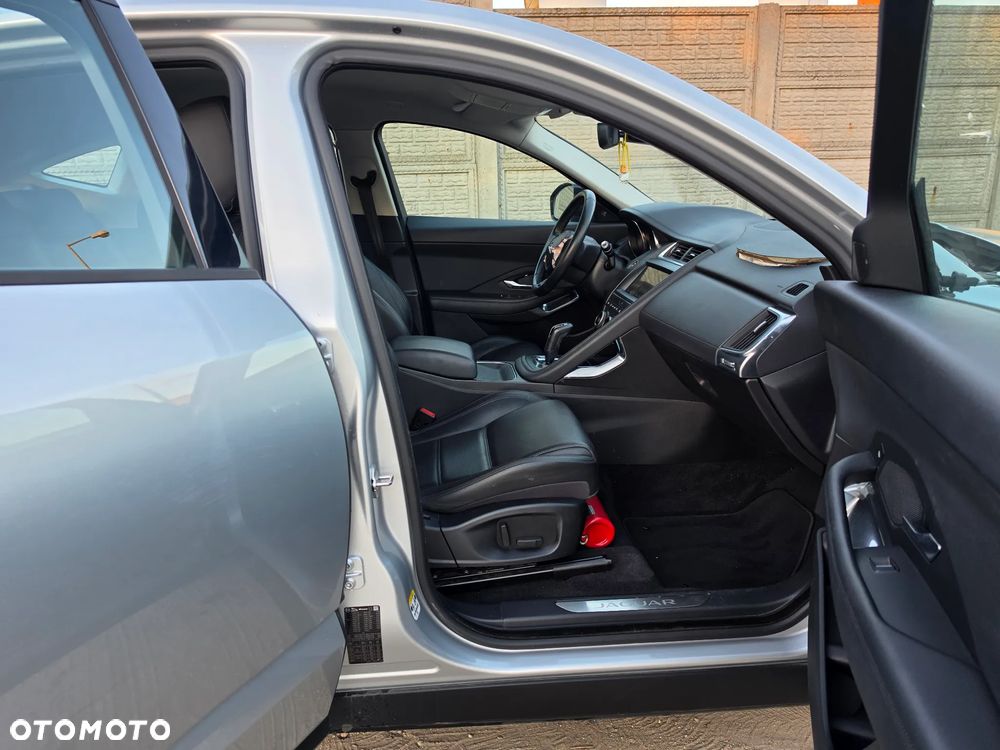 Jaguar E-Pace P200 AWD R-Dynamic S - 34