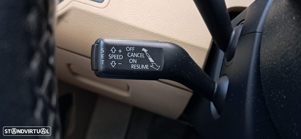 VW Passat Variant 2.0 TDi Sportline - 27