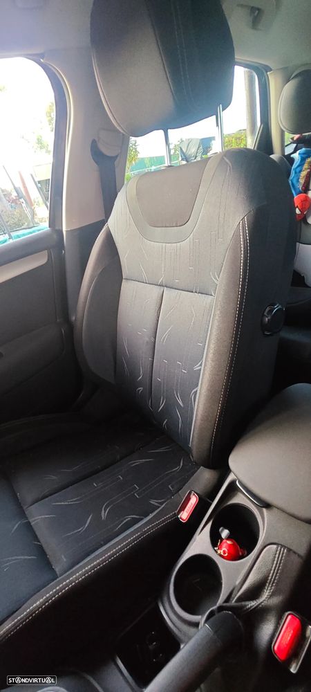 Citroën C4 1.6 HDi Collection - 10