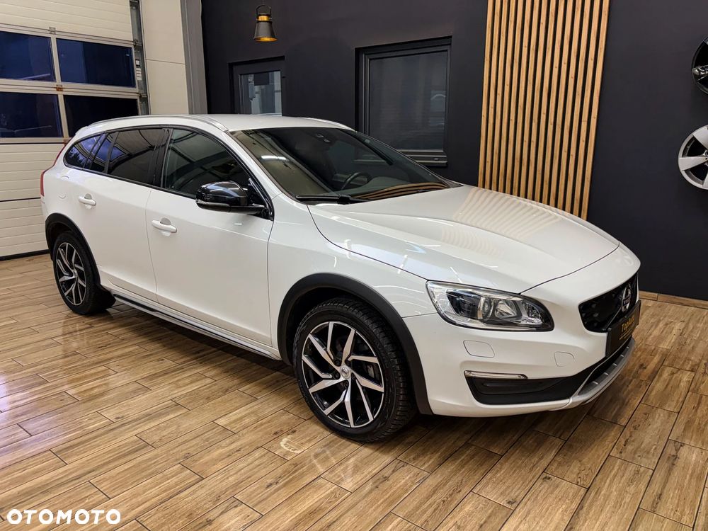 Volvo V60 Cross Country D3 Geartronic Summum - 6