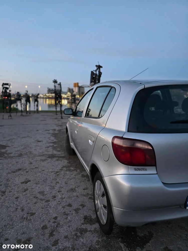 Toyota Yaris 1.0 Terra - 7