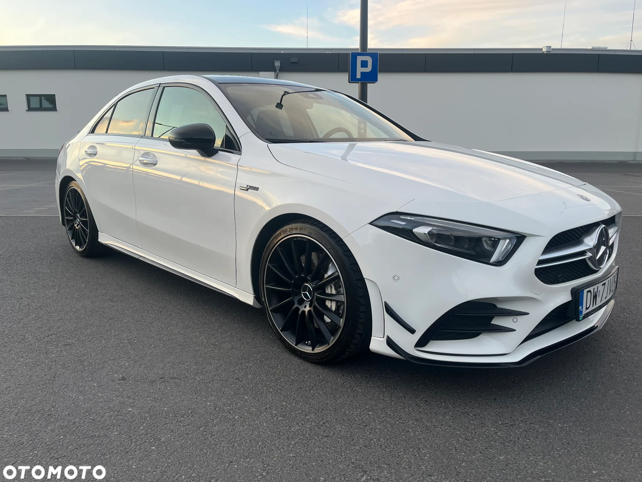 Mercedes-Benz Klasa A 35 AMG 4-Matic 7G-DCT - 19