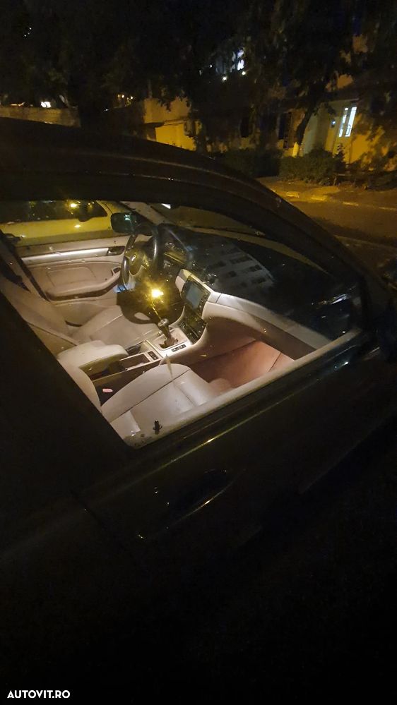 BMW Seria 3 318i - 35