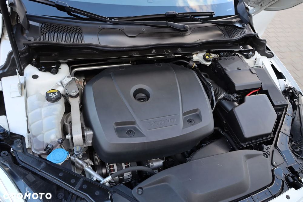 Volvo V40 T2 Drive-E Momentum - 34