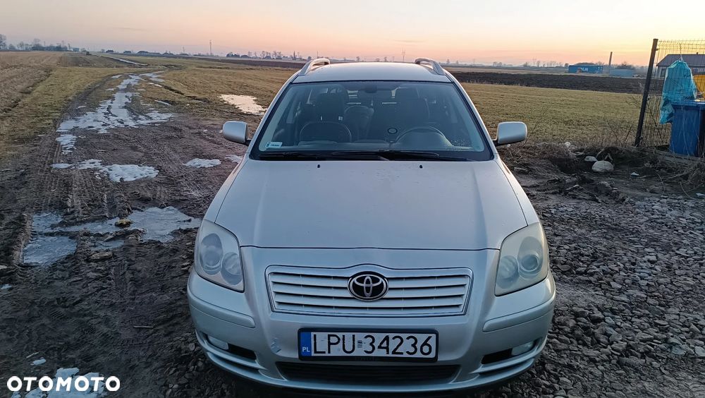 Toyota Avensis 2.0 D-4D - 14