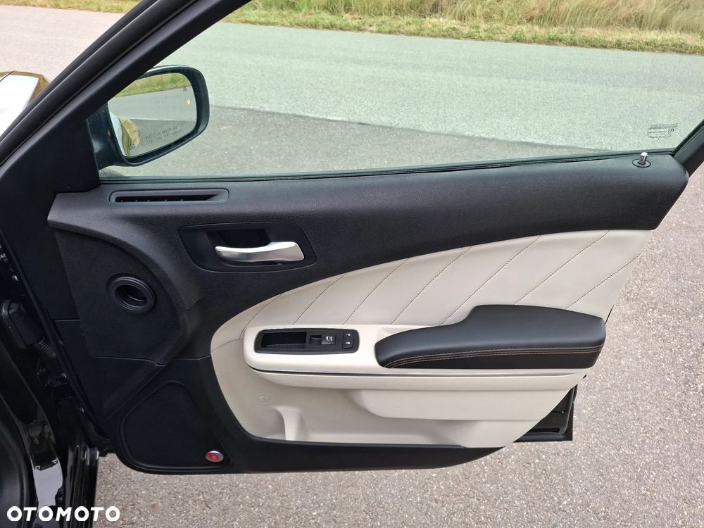 Dodge Charger 3.6 GT - 13