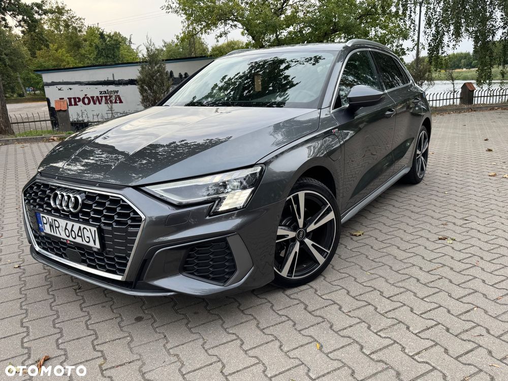 Audi A3 Sportback 1.4 TFSI e-tron S line Sportpaket - 2