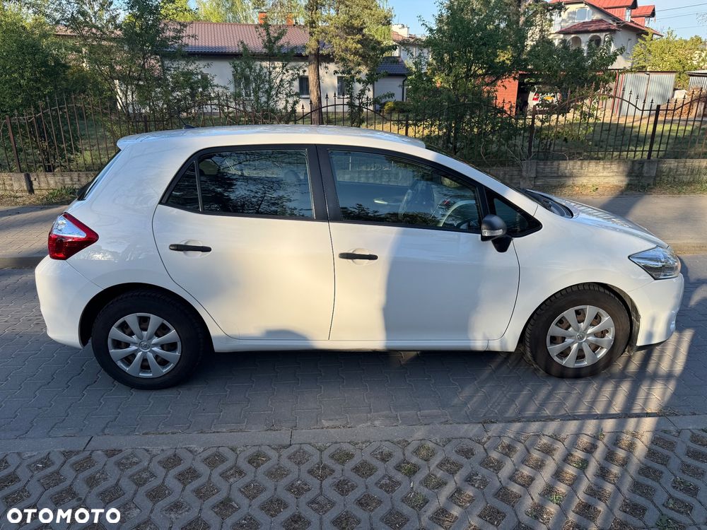 Toyota Auris 1.4 D-4D 2010 - 4