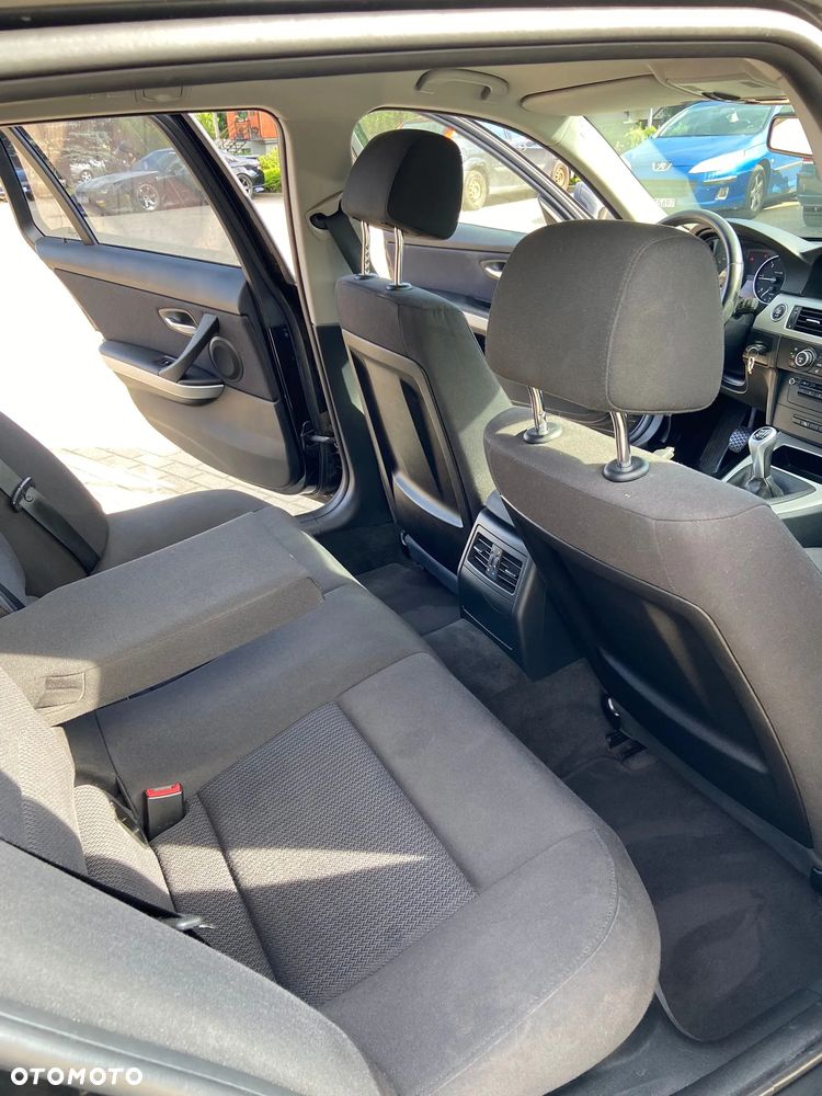 BMW Seria 3 318d - 12