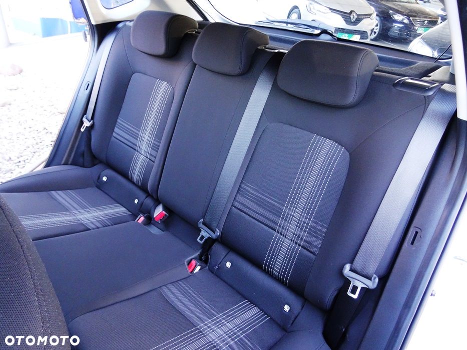 Hyundai i20 1.2 Pure - 17