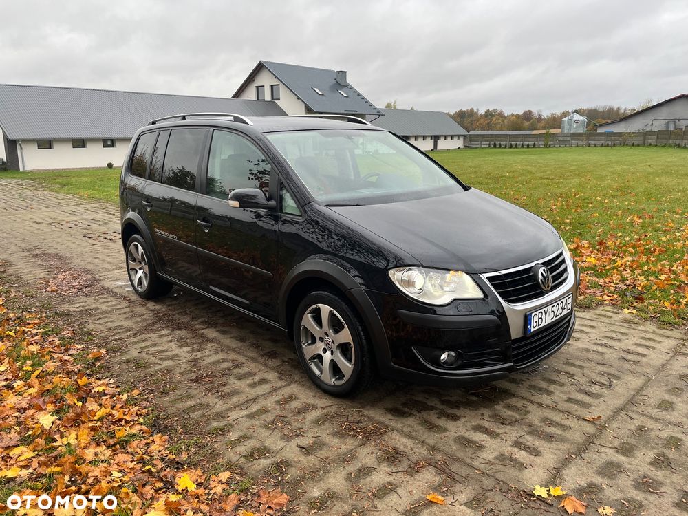 Volkswagen Touran 2.0 TDI DPF Cross - 4
