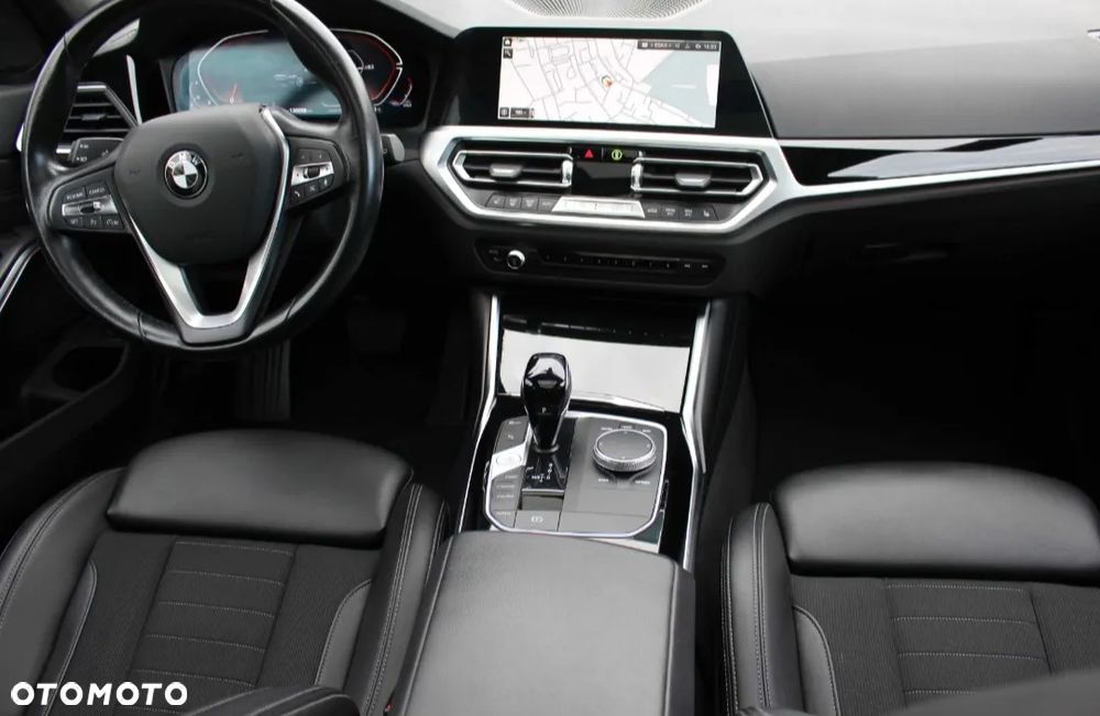 BMW Seria 3 318d mHEV - 20