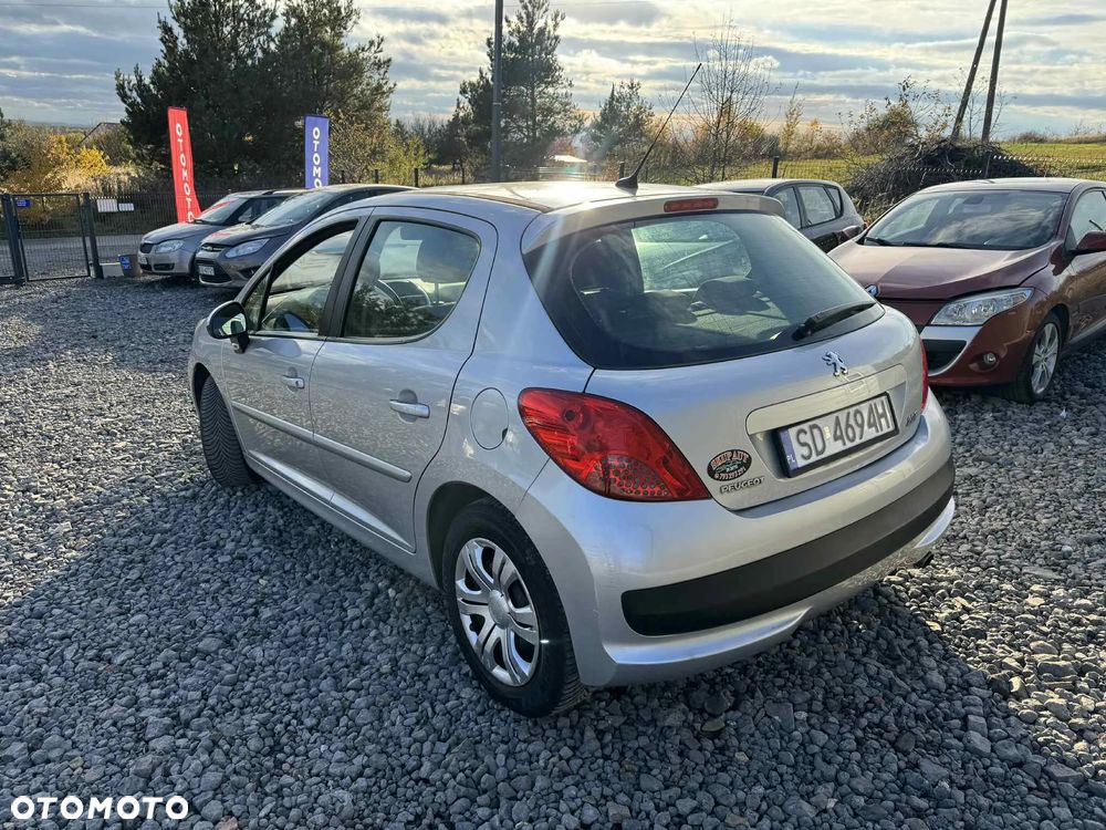 Peugeot 207 1.4 16V Presence - 5