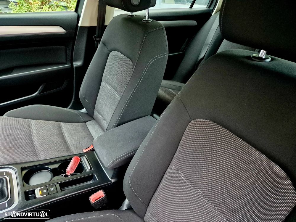 VW Passat Variant 1.6 TDI BlueMotion - 31