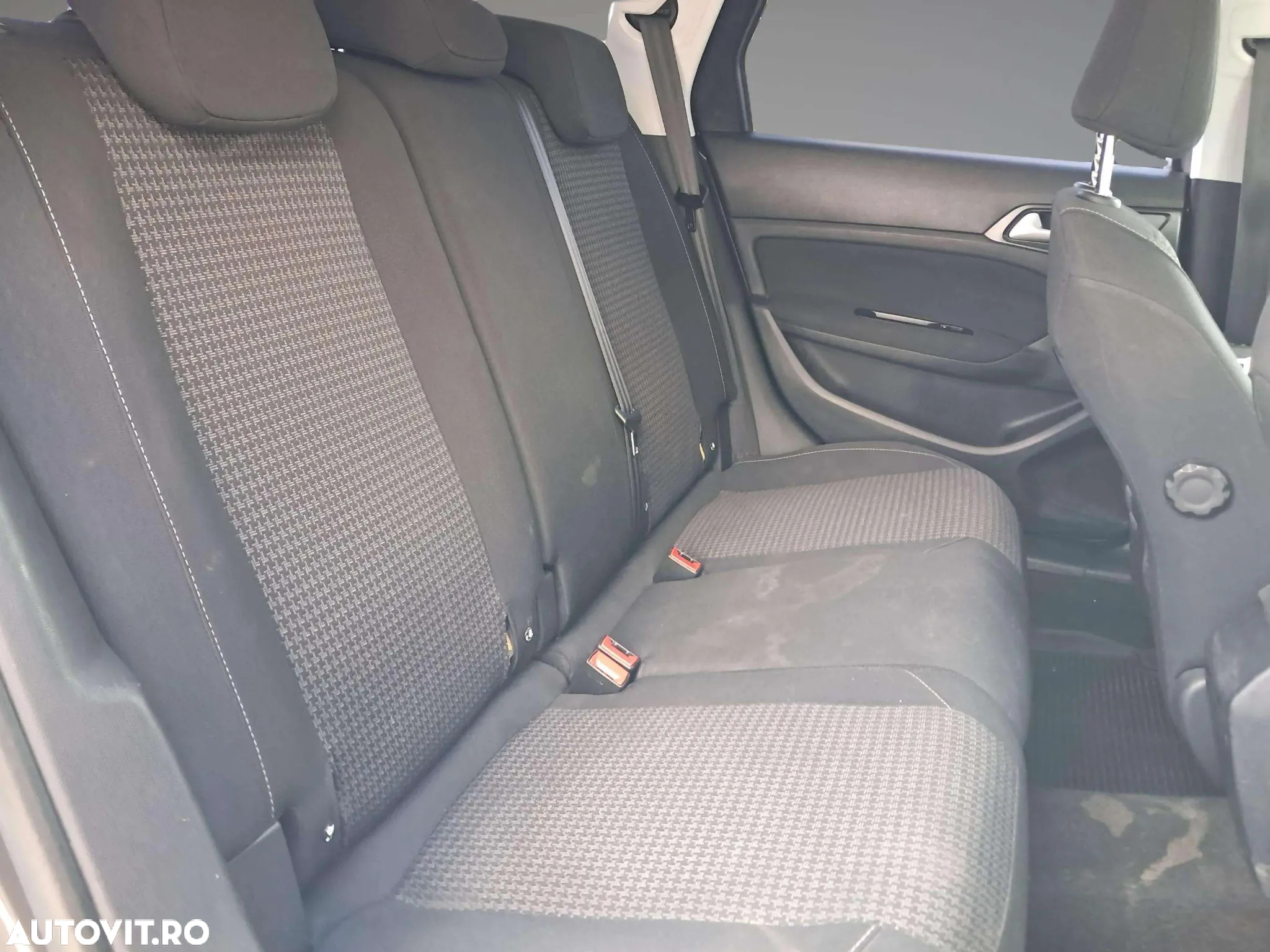 Peugeot 308 1.2 L PureTech Turbo S&S Active Aut. - 15