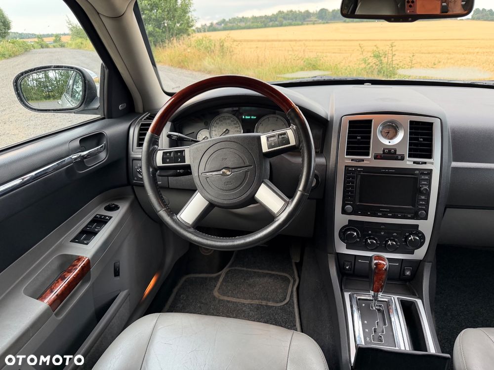 Chrysler 300C - 9