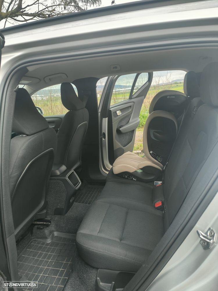 Volvo XC 40 1.5 T3 Tech Edition - 26