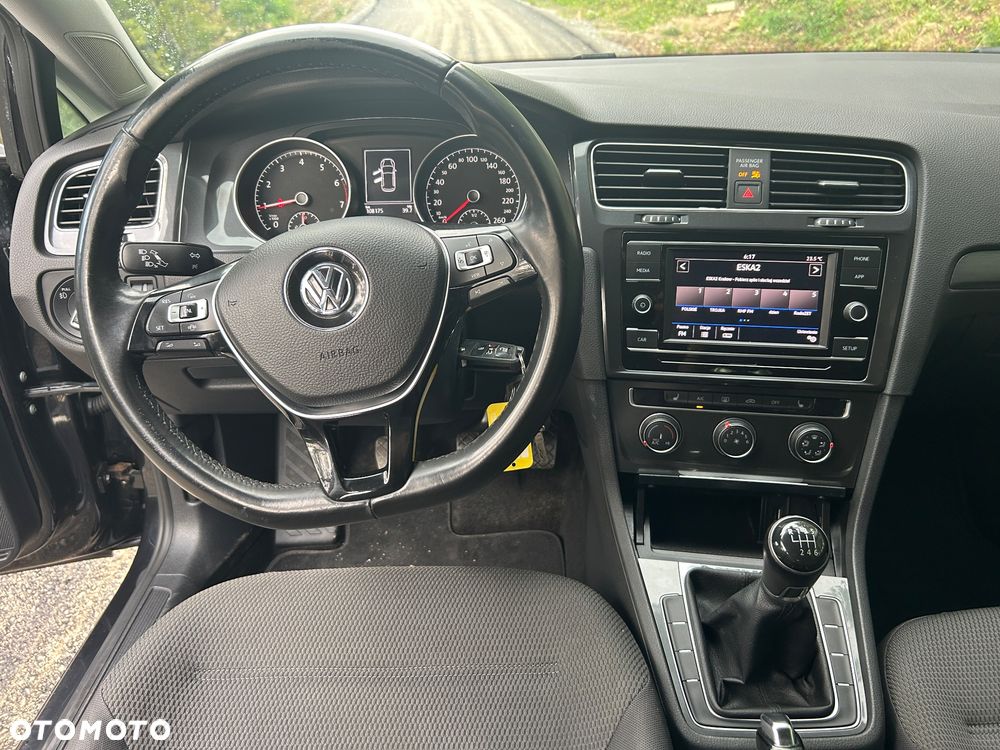 Volkswagen Golf - 6