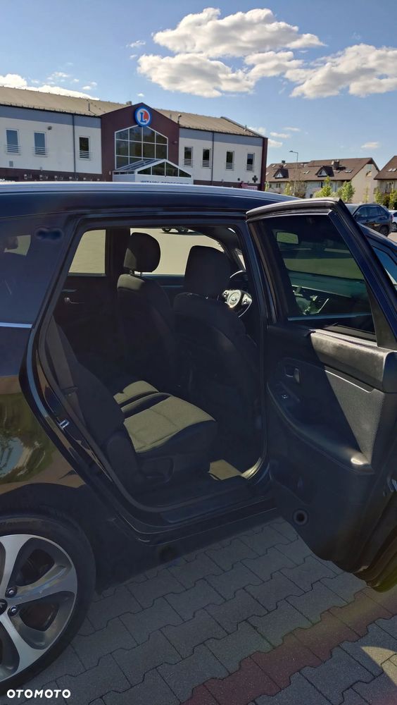 Kia Carens 1.7 CRDi XL 7os - 4