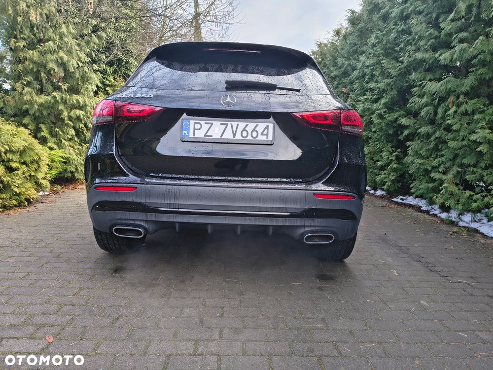 Mercedes-Benz GLA 250 8G-DCT AMG Line - 15