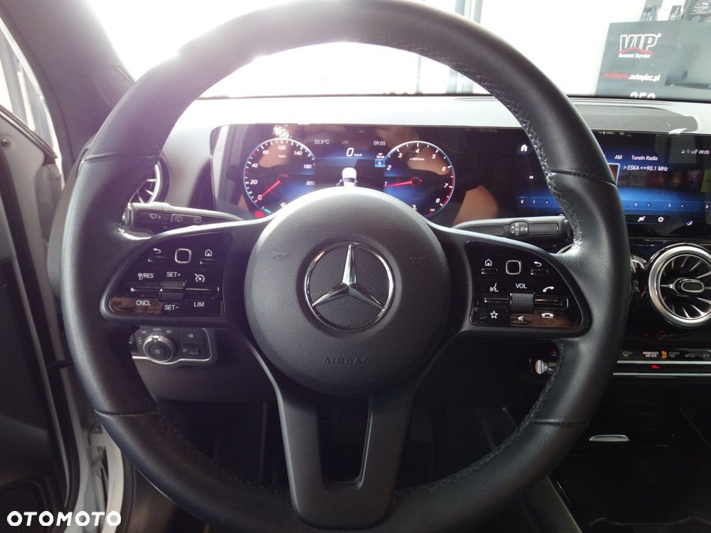 Mercedes-Benz GLB - 23