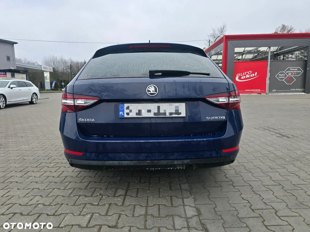 Skoda Superb 2.0 TDI L&K DSG - 12