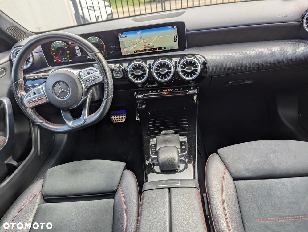 Mercedes-Benz Klasa A 200 AMG Line 7G-DCT - 31