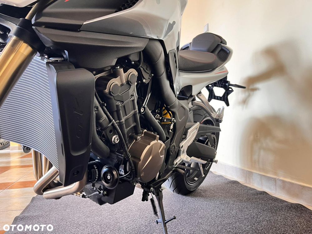 QJMOTOR SRK 800 - 20