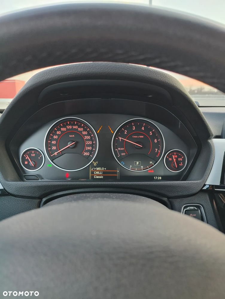 BMW Seria 3 318i Sport Line - 14