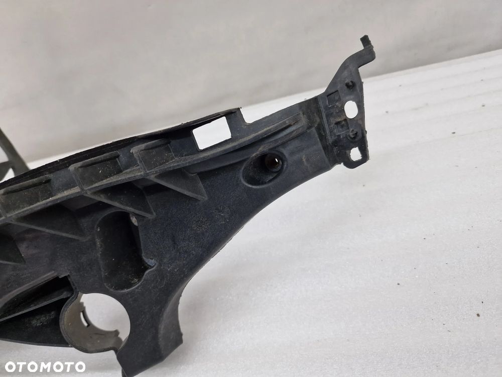 AUDI A4 B8 LIFT 11- LEWY ŚLIZG POD LAMPE /  MOCOWANIE LAMPY , NR 8K0805607B , NR AUKCJI SL56 - 27