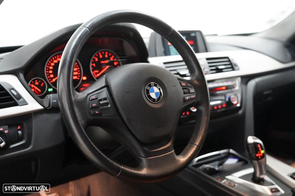 BMW 330 e iPerformance - 8