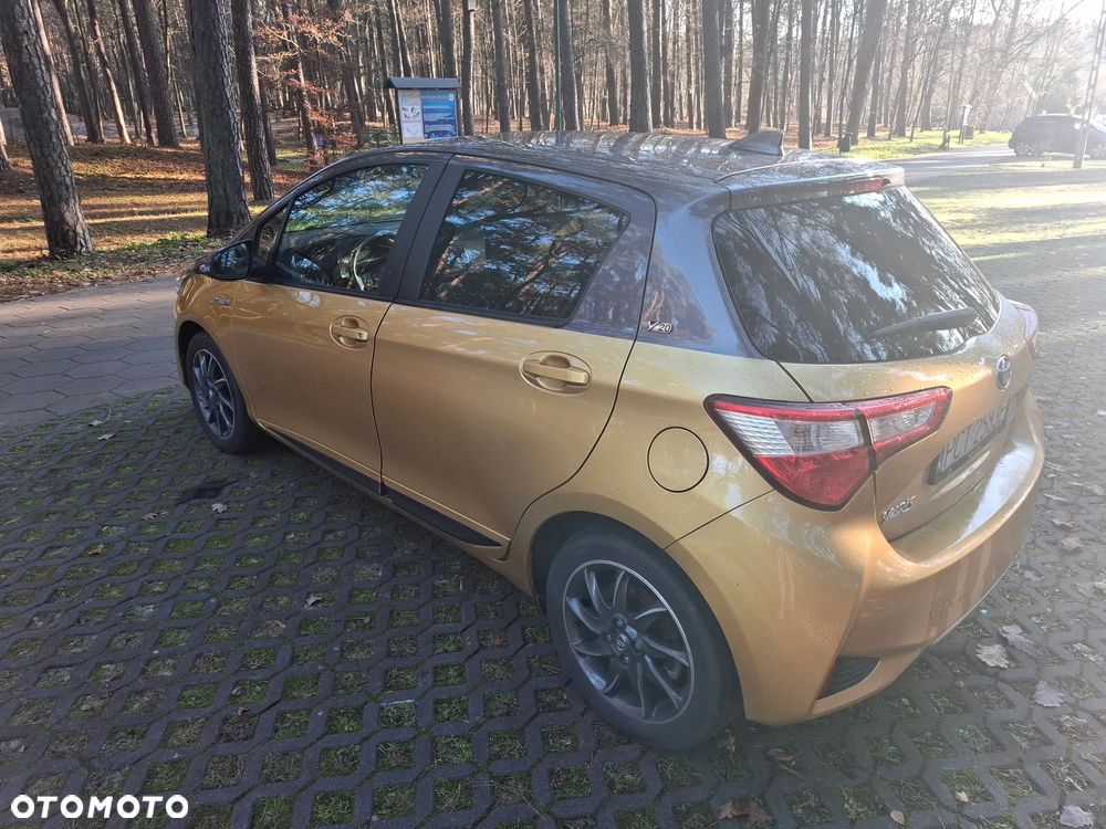 Toyota Yaris Hybrid 100 20th Anniversary - 6