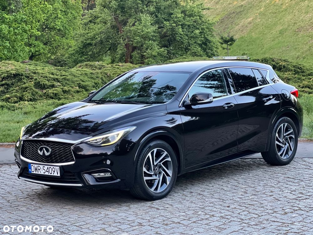 Infiniti Q30 1.6t Premium 7DCT - 14