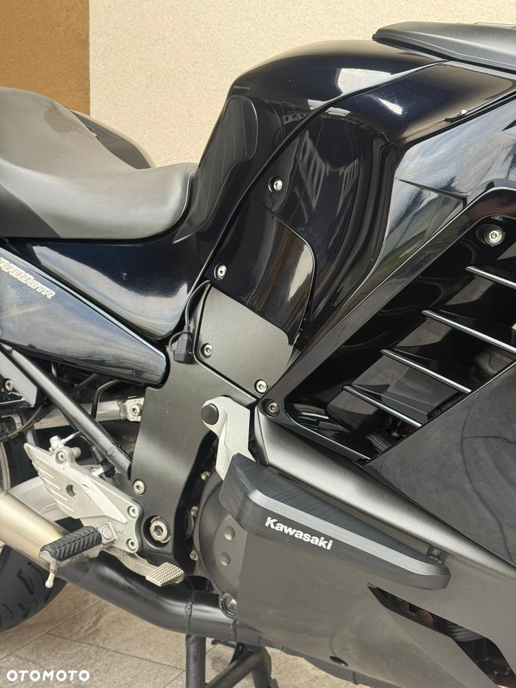Kawasaki GTR - 17