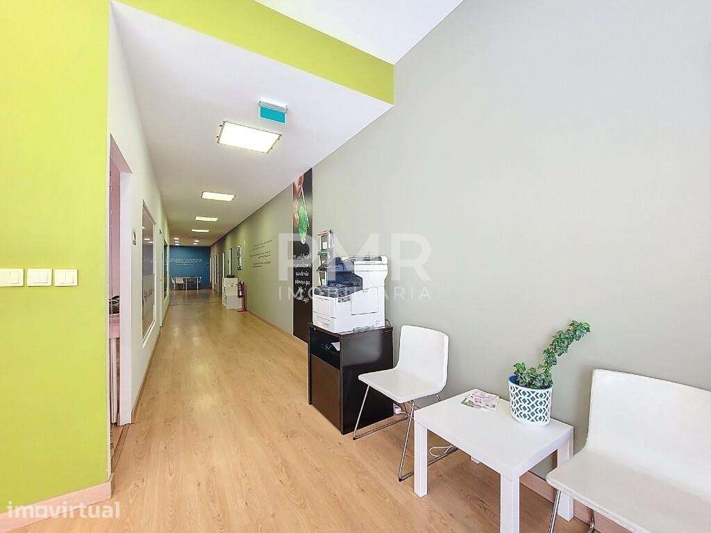 Loja para Arrendamento com 245 m2 no Lumiar - Grande imagem: 3/25
