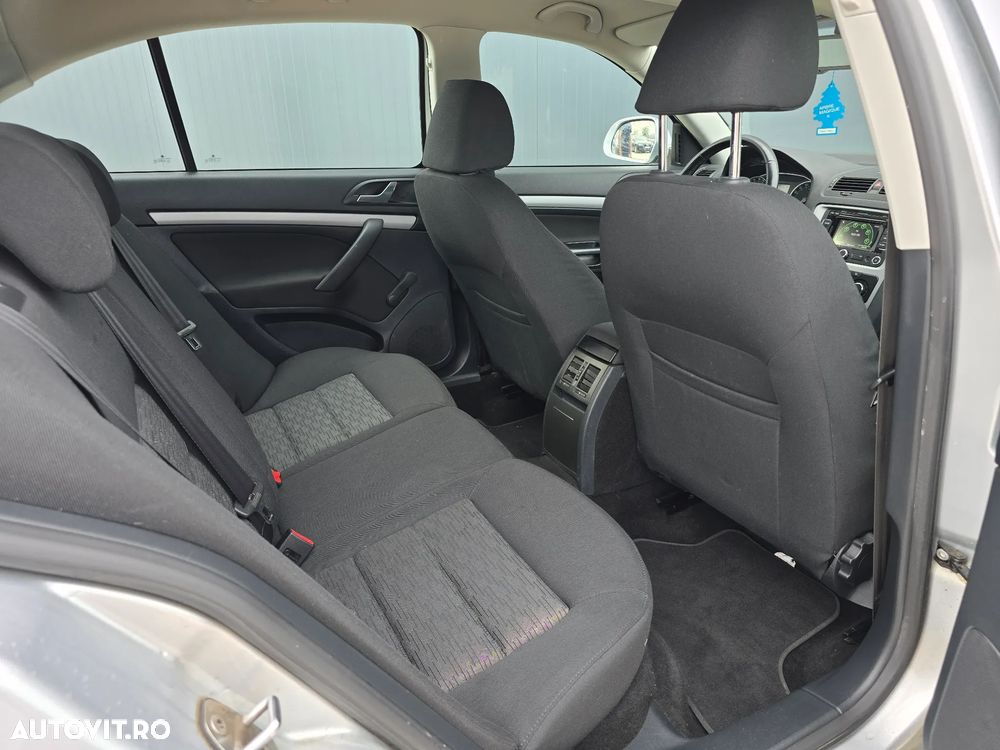 Skoda Octavia 1.6 TDI GREENLINE - 8