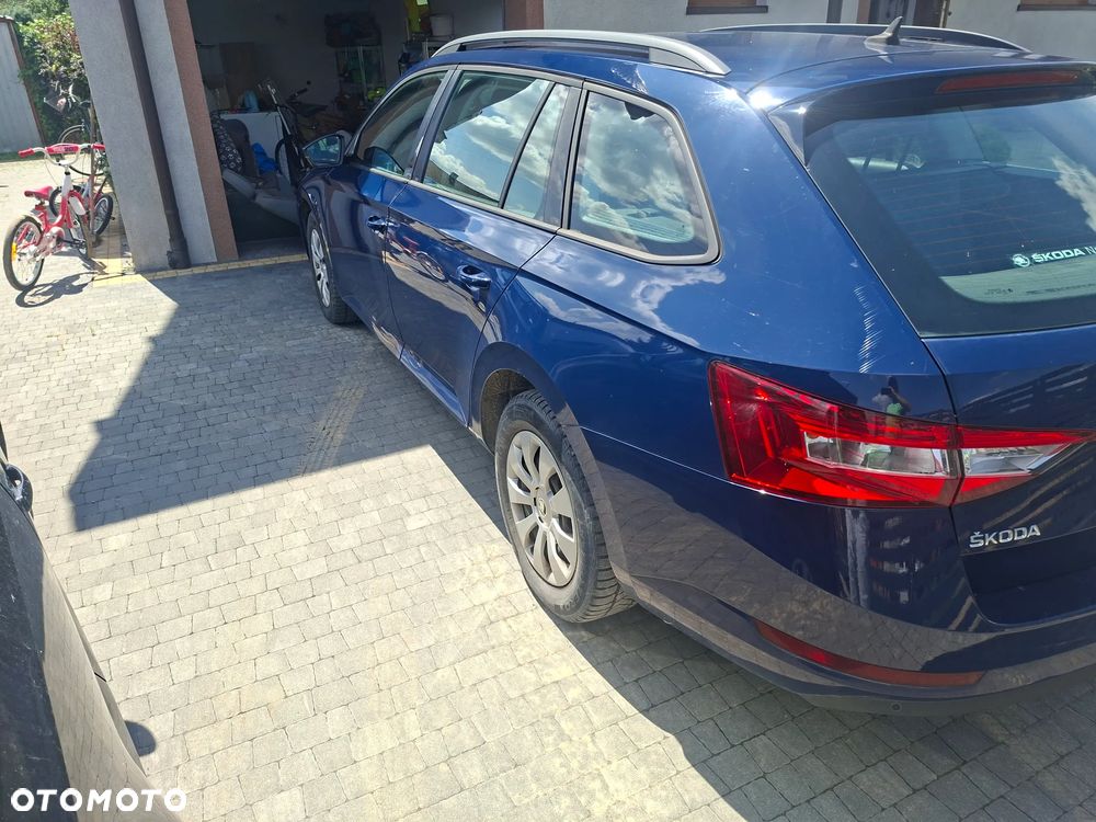 Skoda Superb 1.6 TDI Ambition - 3