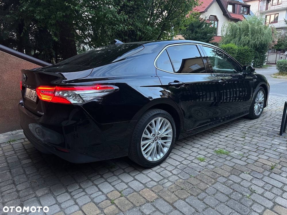 Toyota Camry 2.5 Hybrid Executive CVT - 2