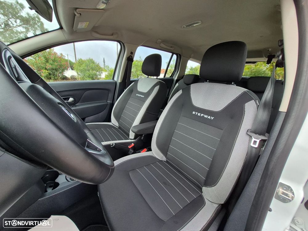 Dacia Logan MCV 0.9 TCe Stepway - 15