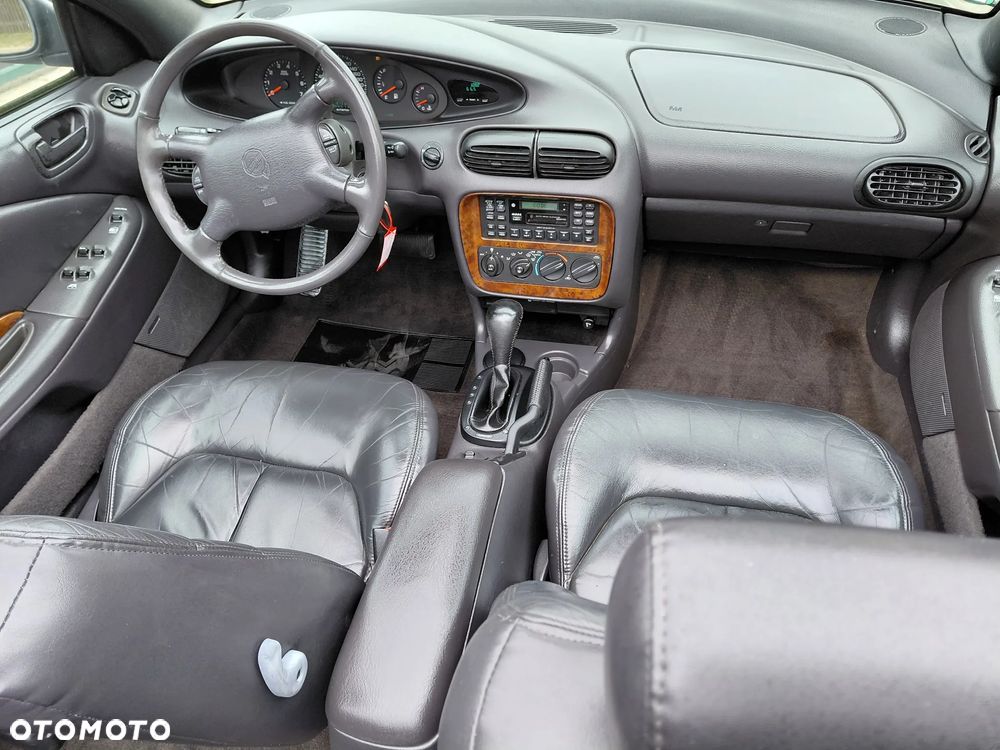 Chrysler Stratus LX 2.5 - 11