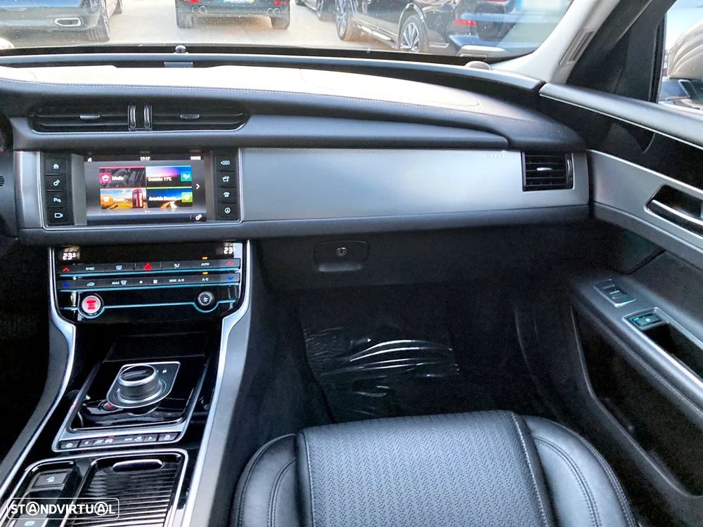 Jaguar XF Sportbrake 2.0 D Pure Aut. - 11