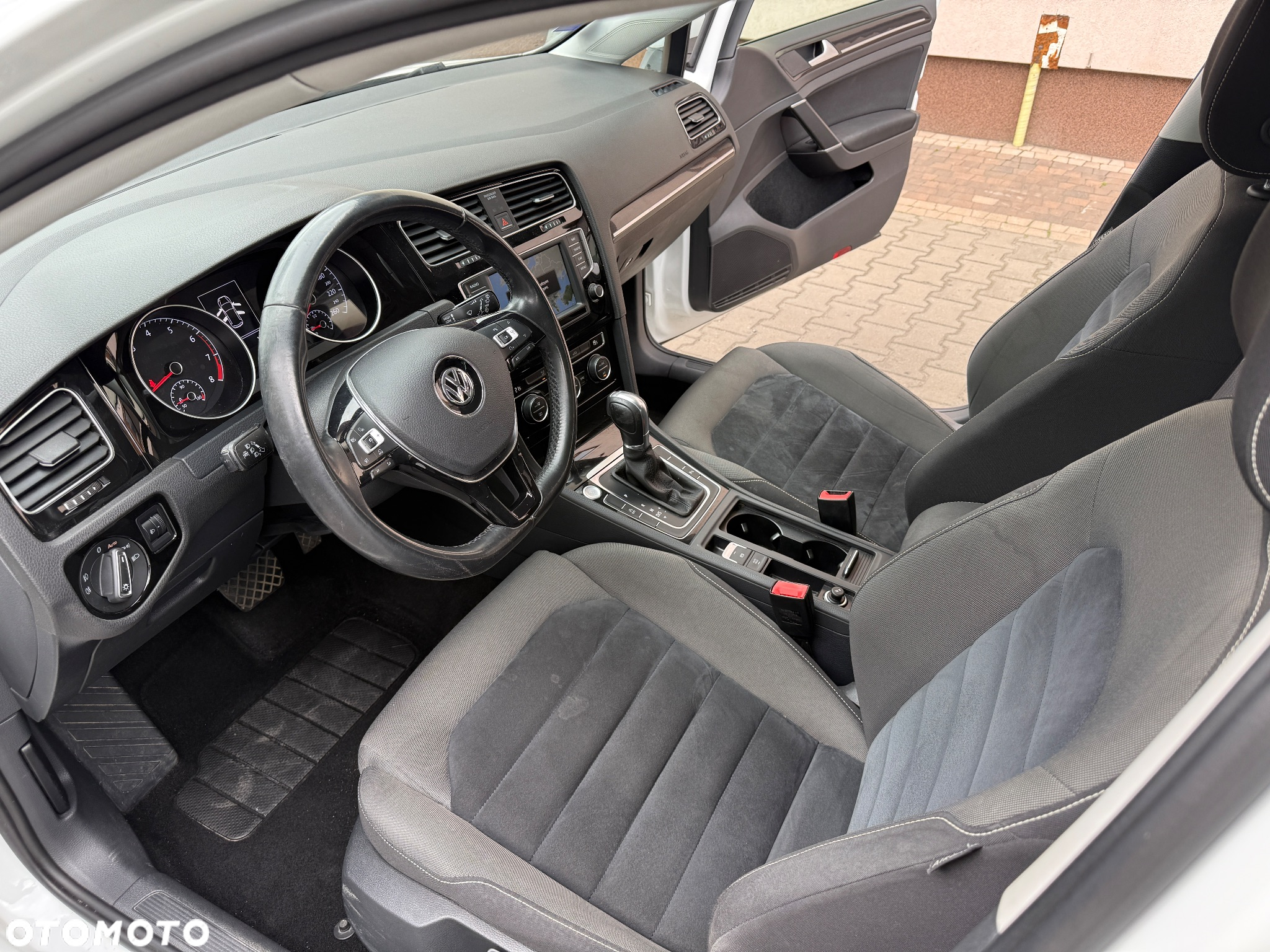 Volkswagen Golf Variant 1.4 TSI (BlueMotion Technology) DSG Highline - 12
