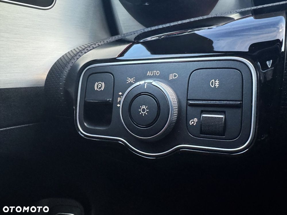 Mercedes-Benz CLA - 35