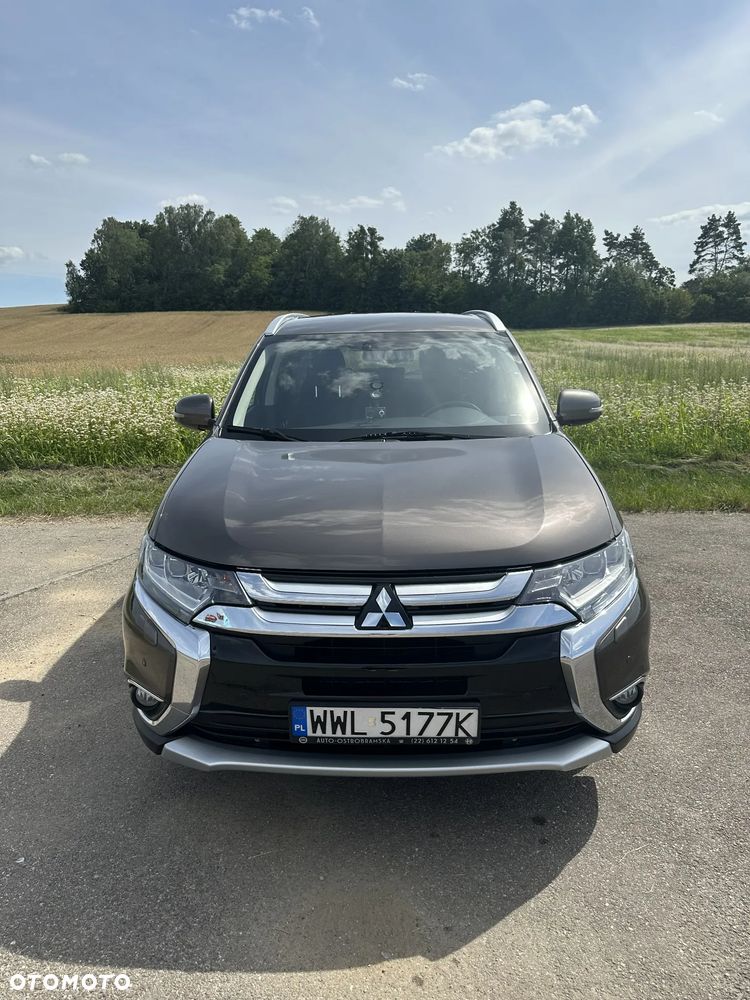 Mitsubishi Outlander 2.2 DID Instyle Navi 4WD - 2