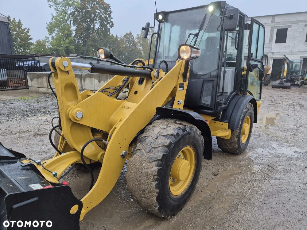 Caterpillar 906M - 8